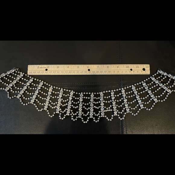 Rhinestone crystal-like statement collar necklace. - Picture 3 of 3
